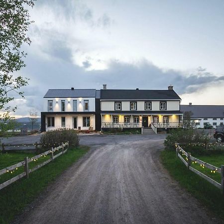 Les Ancetres Auberge & Restaurant Saint-Pierre-de-l'Ile-d'Orleans Экстерьер фото