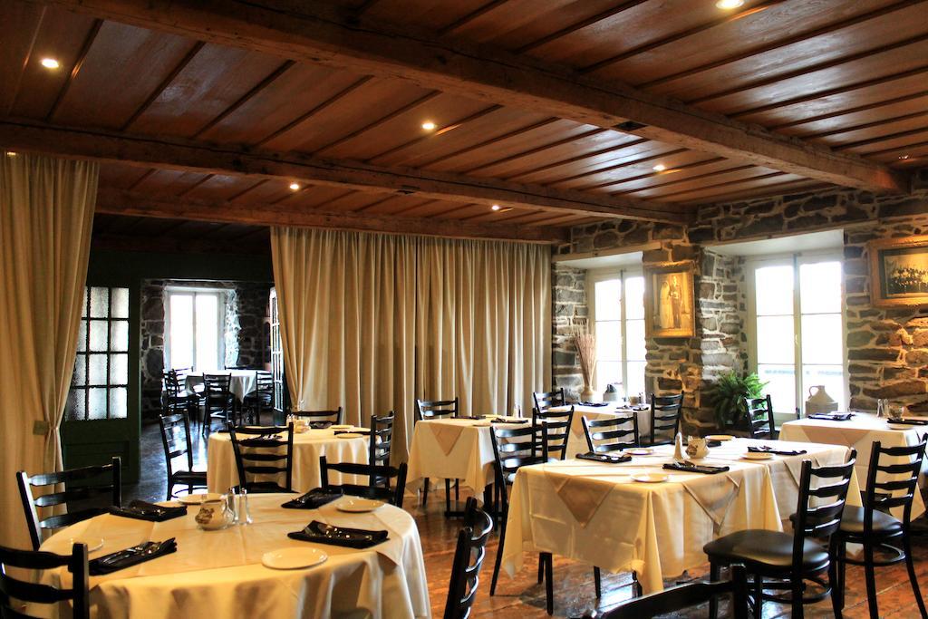 Les Ancetres Auberge & Restaurant Saint-Pierre-de-l'Ile-d'Orleans Экстерьер фото
