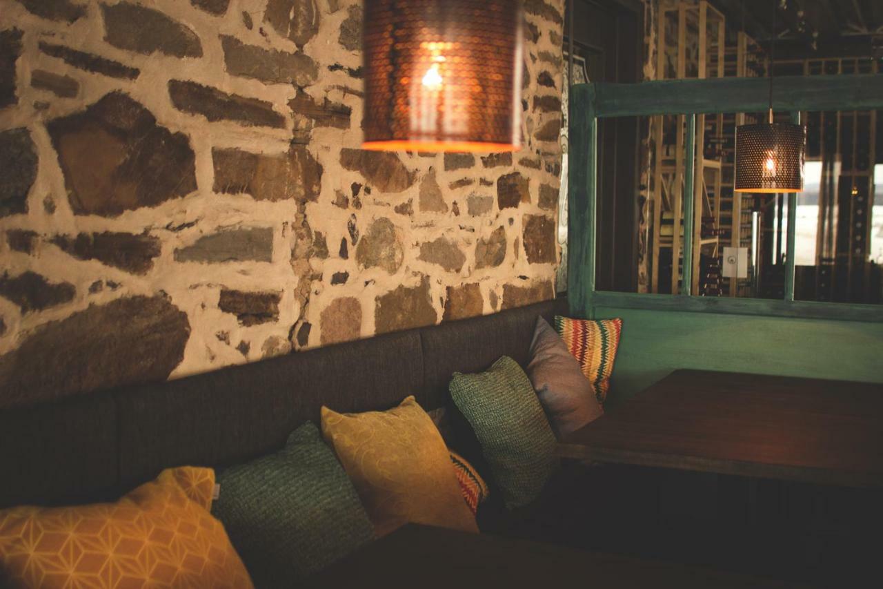 Les Ancetres Auberge & Restaurant Saint-Pierre-de-l'Ile-d'Orleans Экстерьер фото