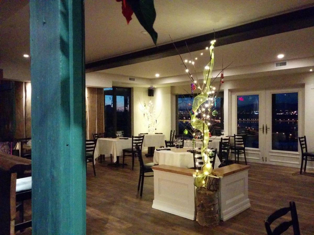 Les Ancetres Auberge & Restaurant Saint-Pierre-de-l'Ile-d'Orleans Экстерьер фото